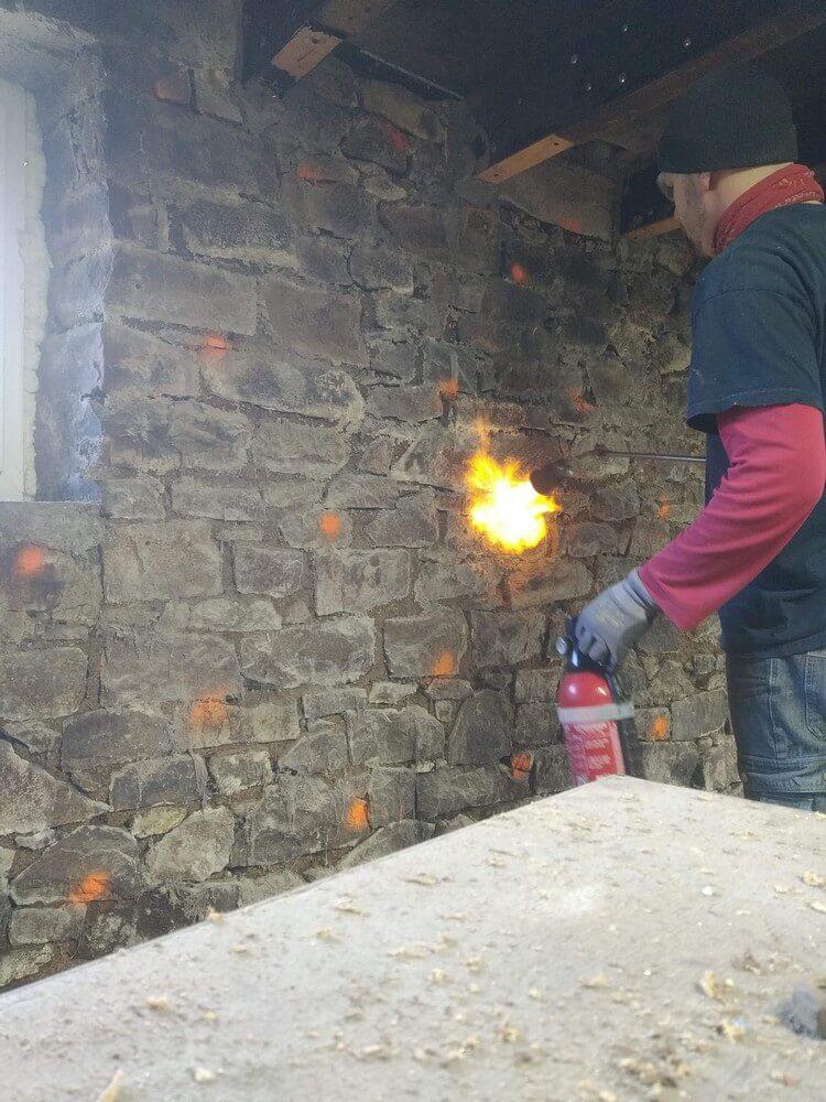Brûlage des murs 